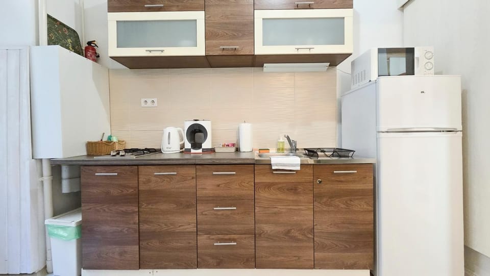Kitchen or kitchenette, stove