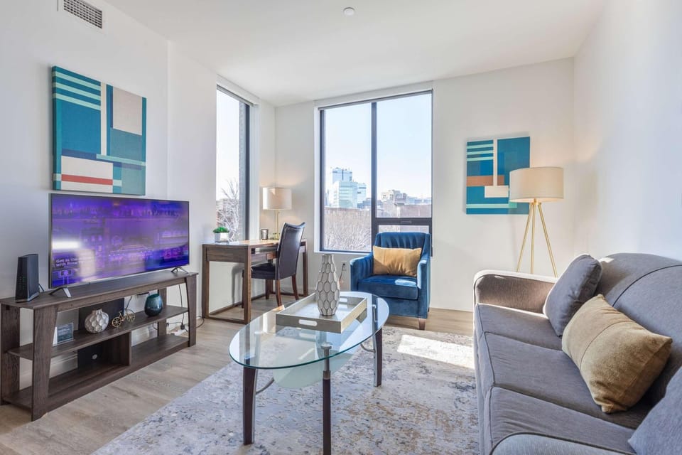 Living room, Seating area, Evening entertainment