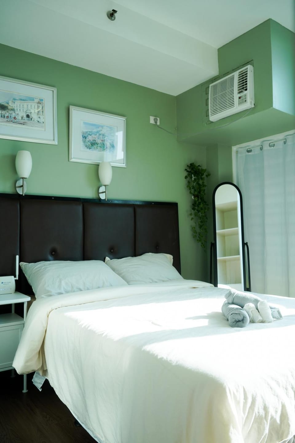 Bed, Bedroom, air conditioner