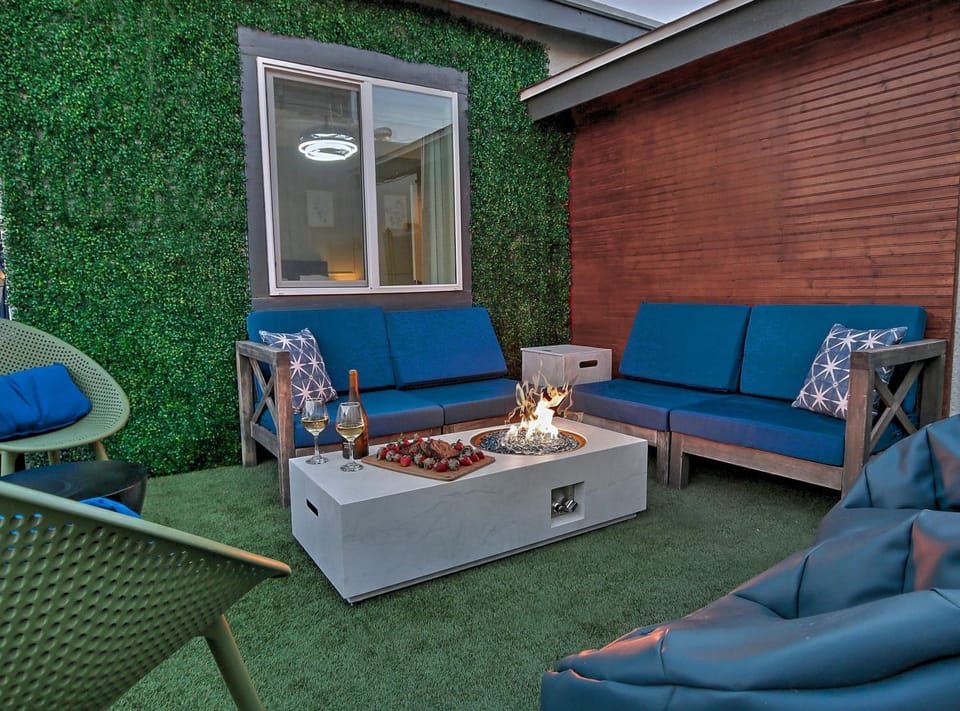 Patio, Seating area