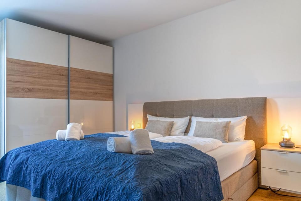 Bed, Bedroom, towels, wardrobe