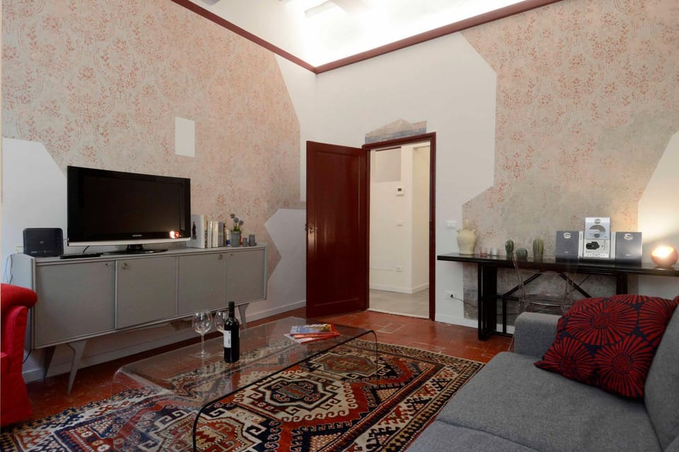 TV and multimedia, Living room, Seating area, air conditioner
