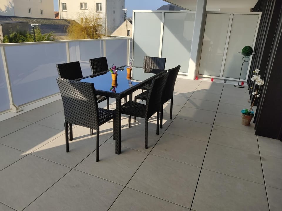 Balcony/Terrace, Dining area
