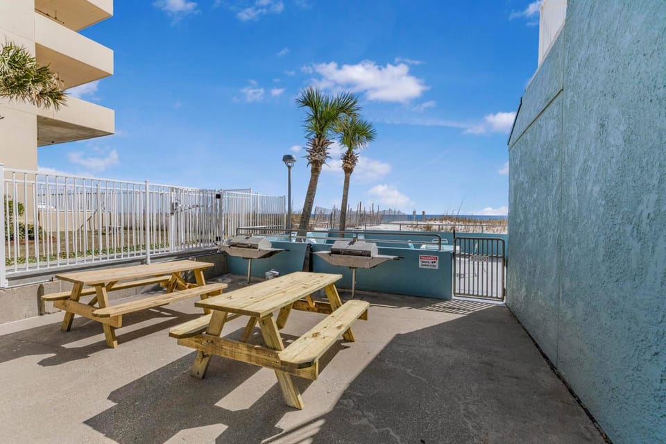Westwind 802 by Vacation Homes Collection Apartment in West Beach