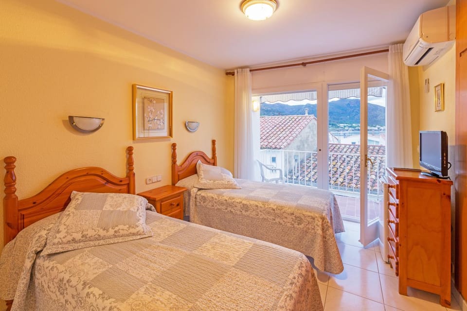 Bed, TV and multimedia, Balcony/Terrace