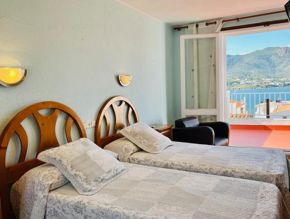 Natural landscape, Bedroom, Sea view