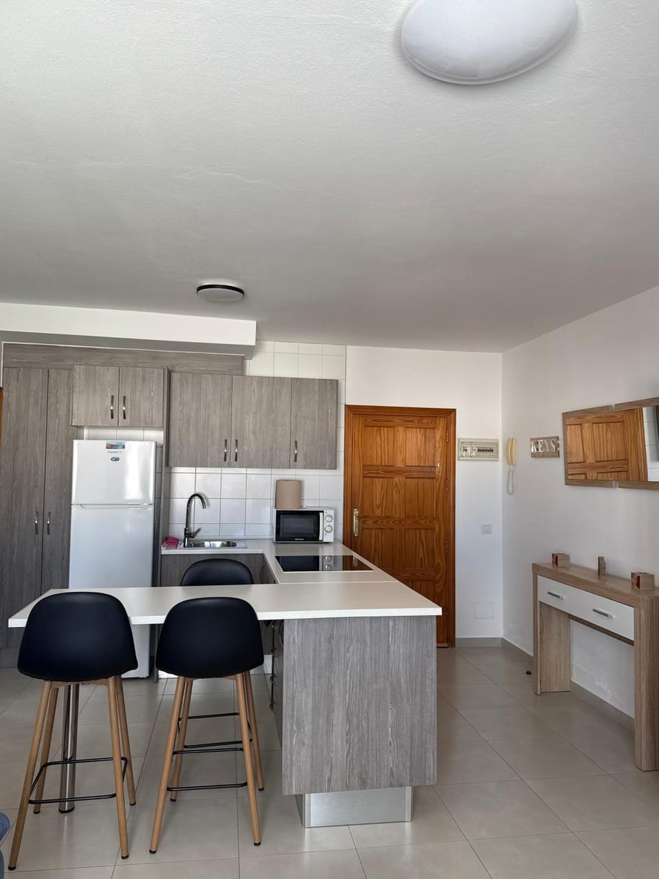 Kitchen or kitchenette, Dining area, oven, stove, toaster