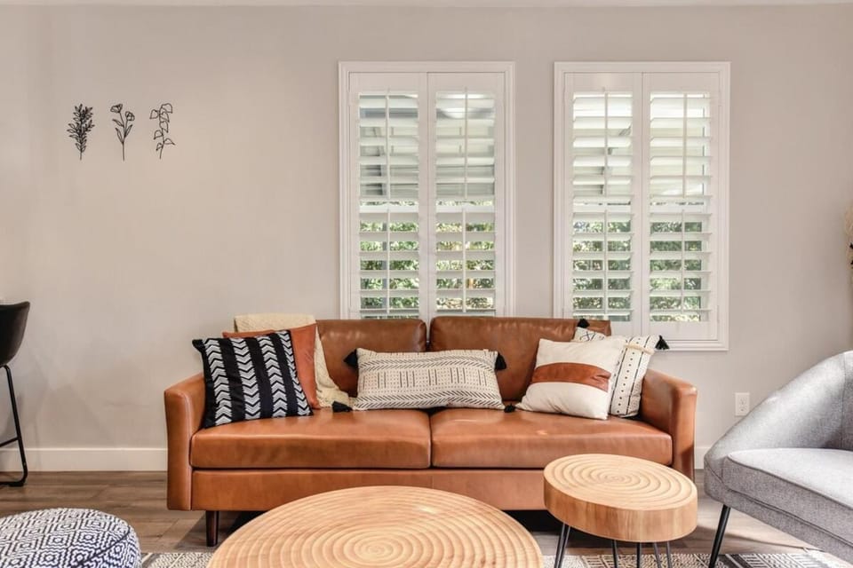 Charming Home, near beautiful park and tennis courts! House in Roseville