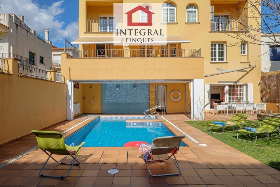 Garden, Photo of the whole room, Swimming pool