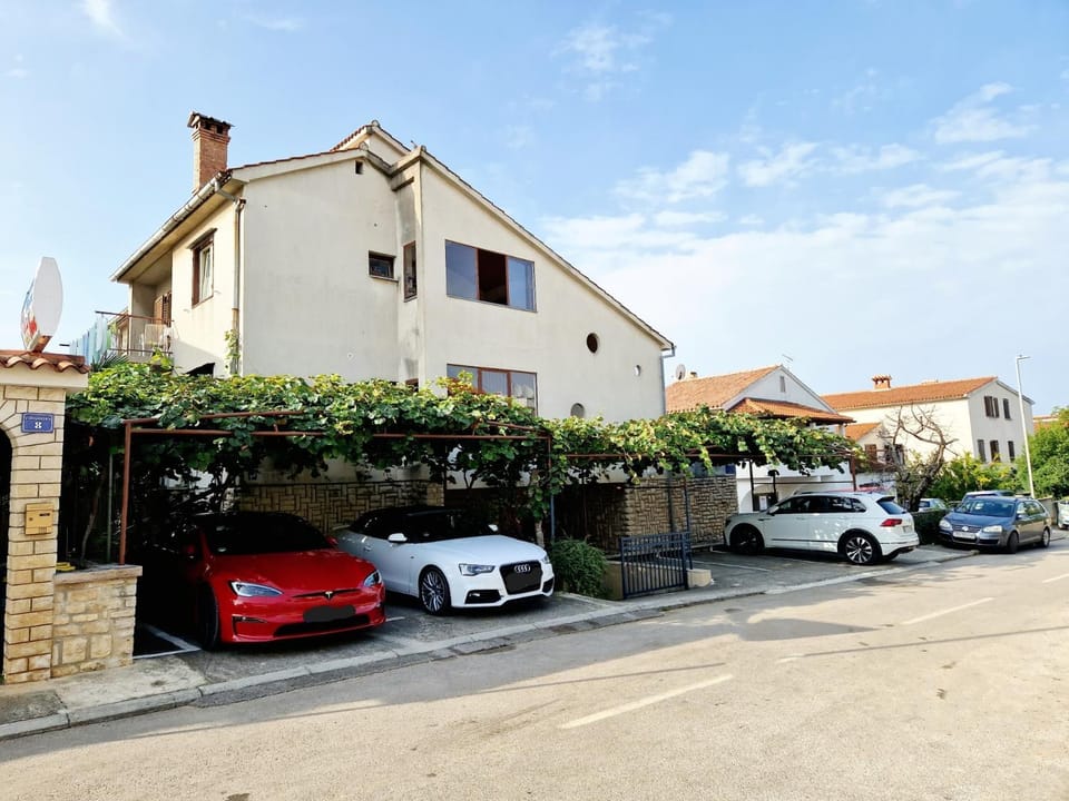 Property building, Day, Parking