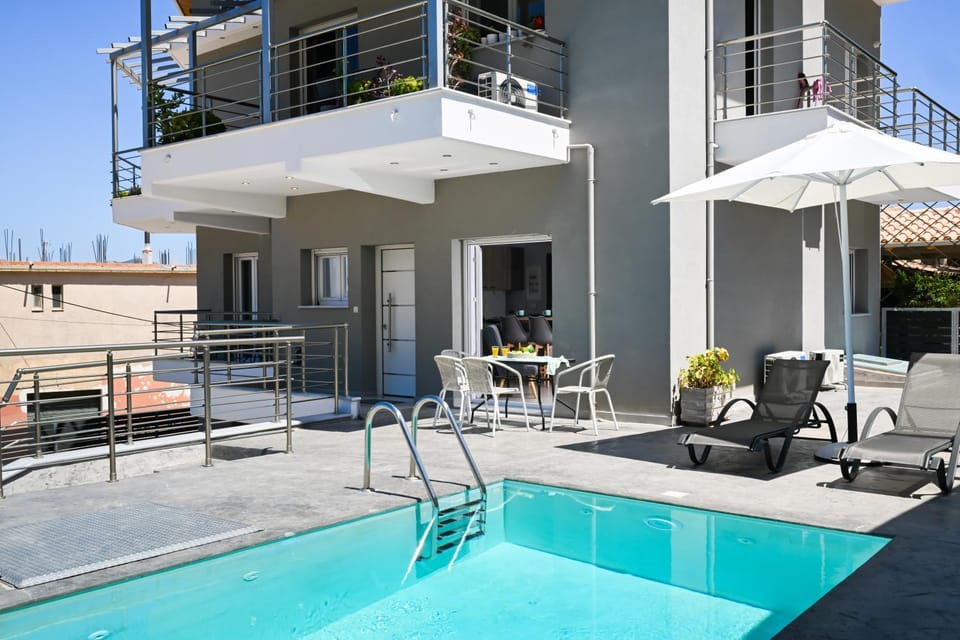 Balcony/Terrace, Swimming pool