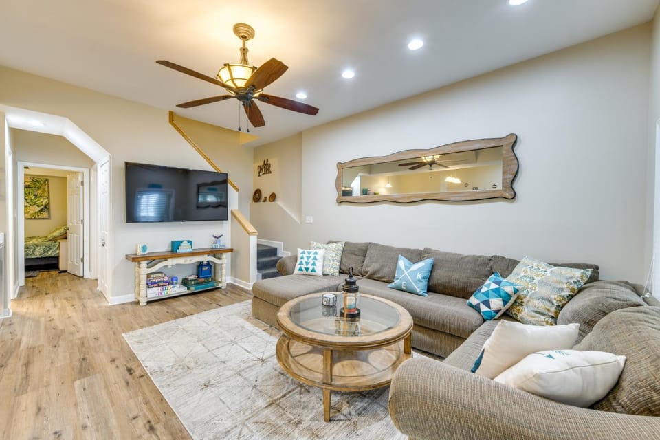 Lakefront Retreat w/ Dock, Patio & Grill in Bracey Apartment in Bracey