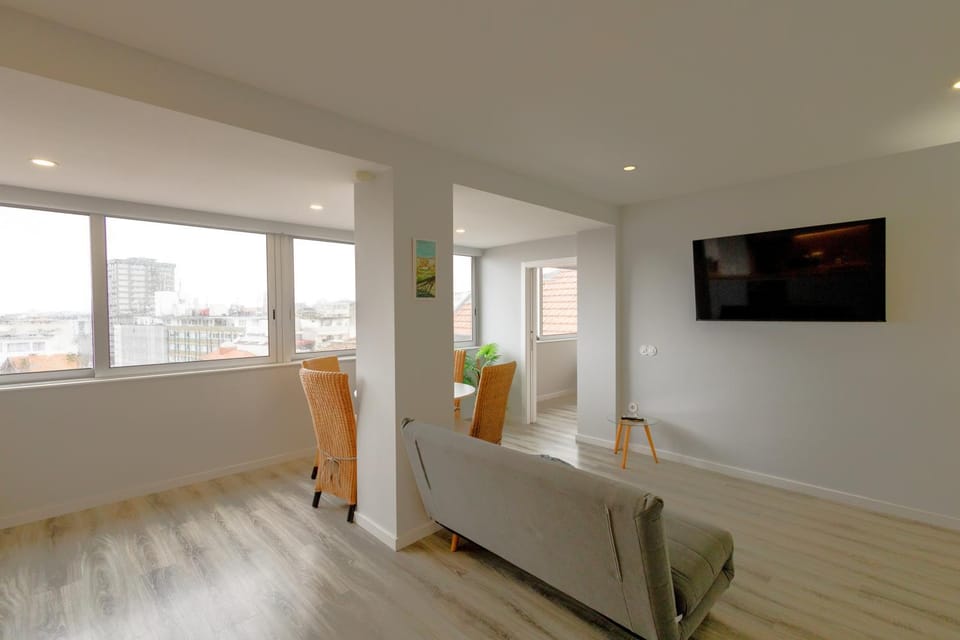 TV and multimedia, Living room, Dining area
