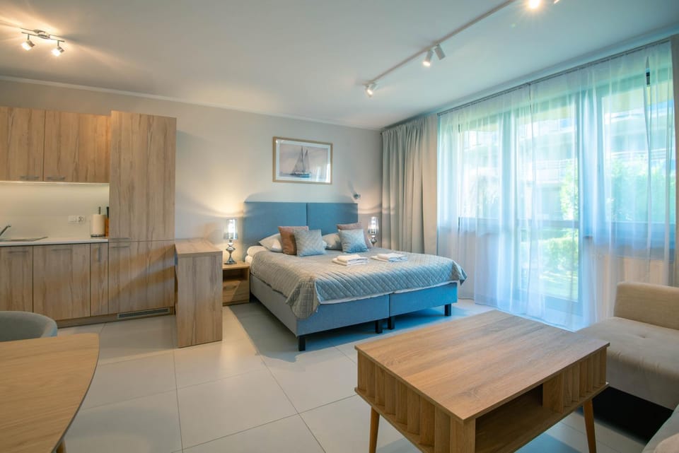 Bed, Kitchen or kitchenette, Photo of the whole room, Seating area