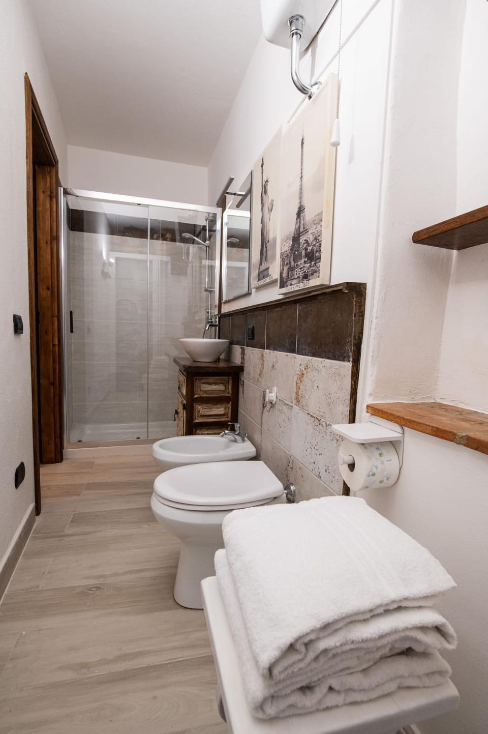 Toilet, Bathroom, bidet, towels