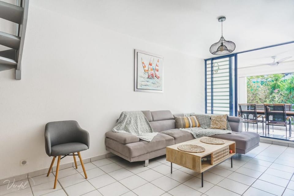 Chaleureux et spacieux duplex proche de la plage Apartment in Le Gosier