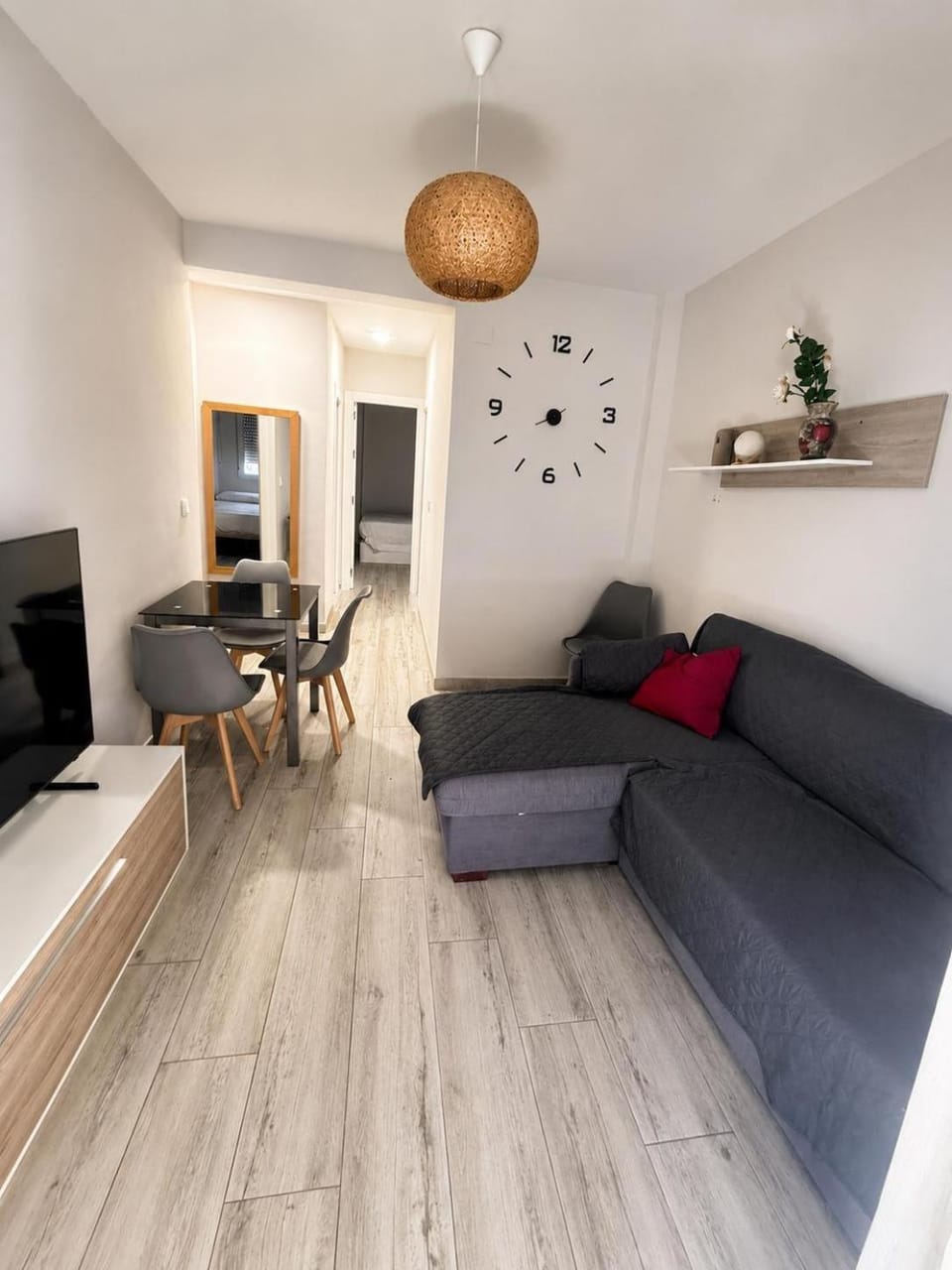 TV and multimedia, Living room, Dining area