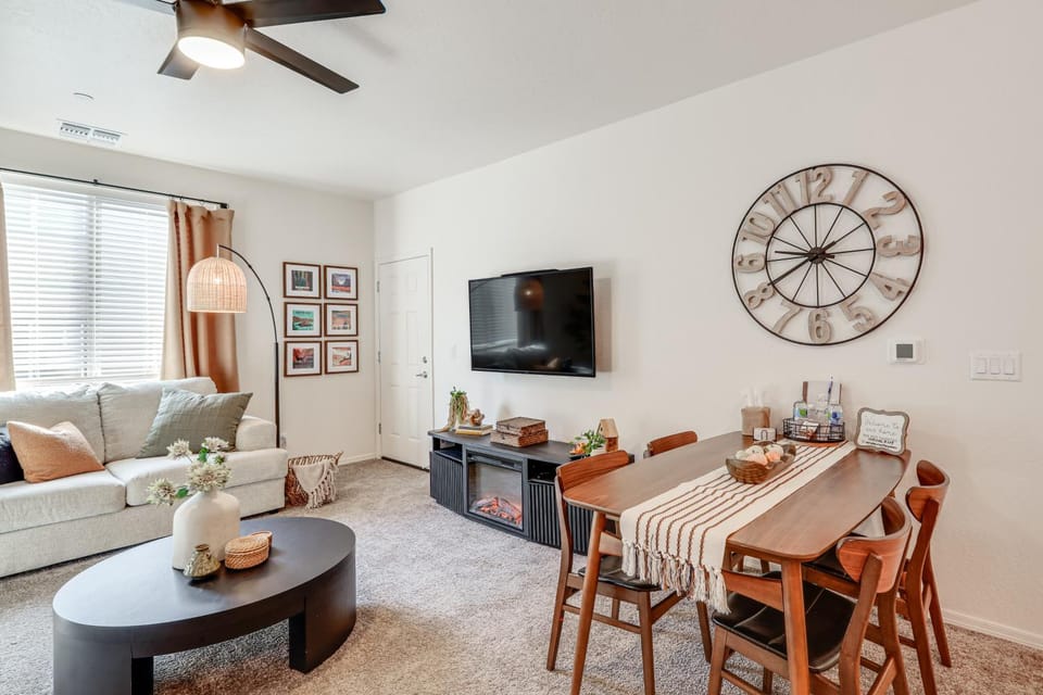 1 Mi to Dtwn Flagstaff: Condo w/ 2 Balconies! House in Flagstaff