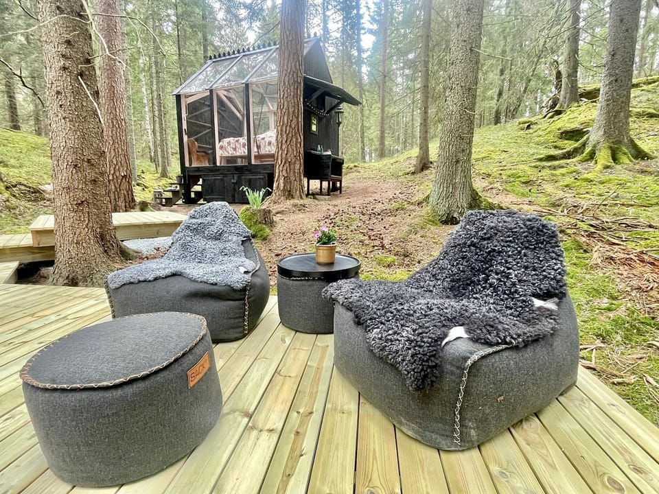 Wood Wise Glasshouse Glamping Luxury tent in Västra Götaland County
