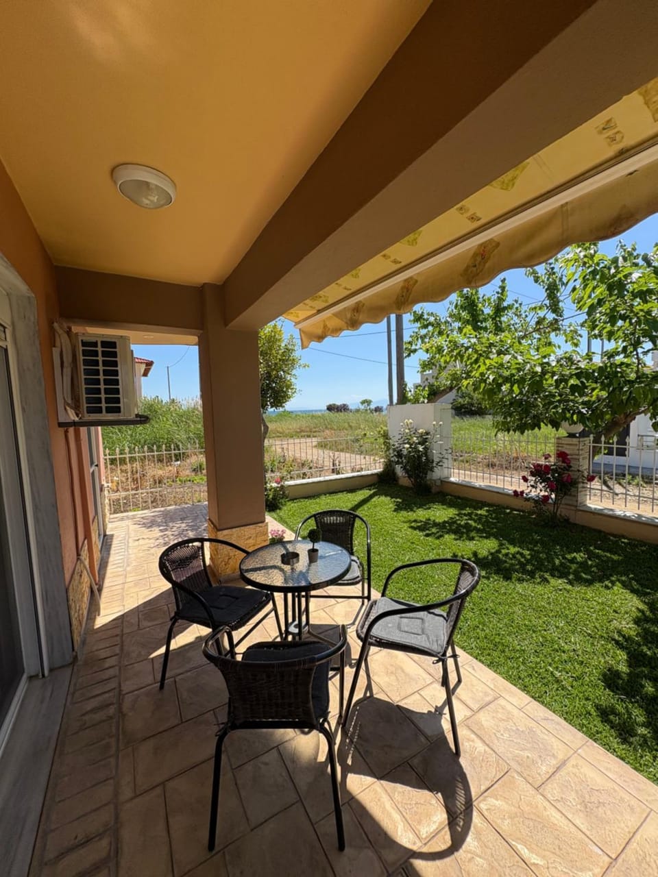 ELINOR by the sea Apartment in Halkidiki