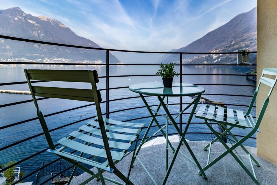 View (from property/room), Balcony/Terrace, Landmark view