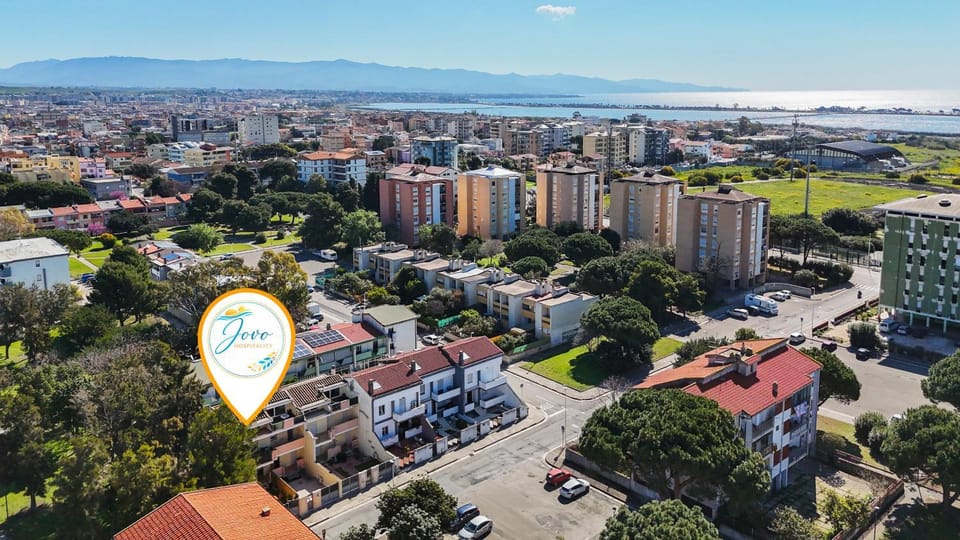 Property building, Nearby landmark, Day, Neighbourhood, City view, Mountain view, Sea view, Street view, Parking