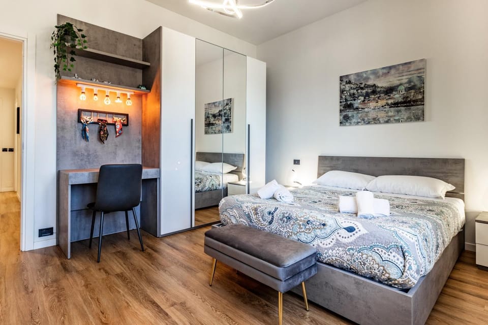 Silk & Sunset - City and Lake View with parking House in Como