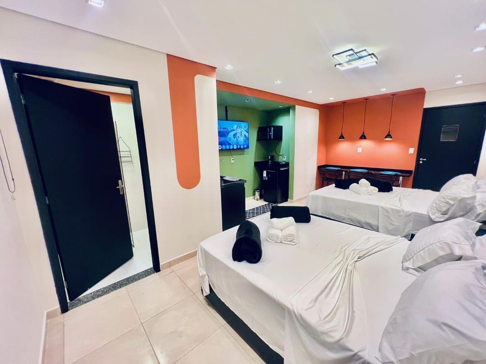 Bed, TV and multimedia, Photo of the whole room, Bedroom