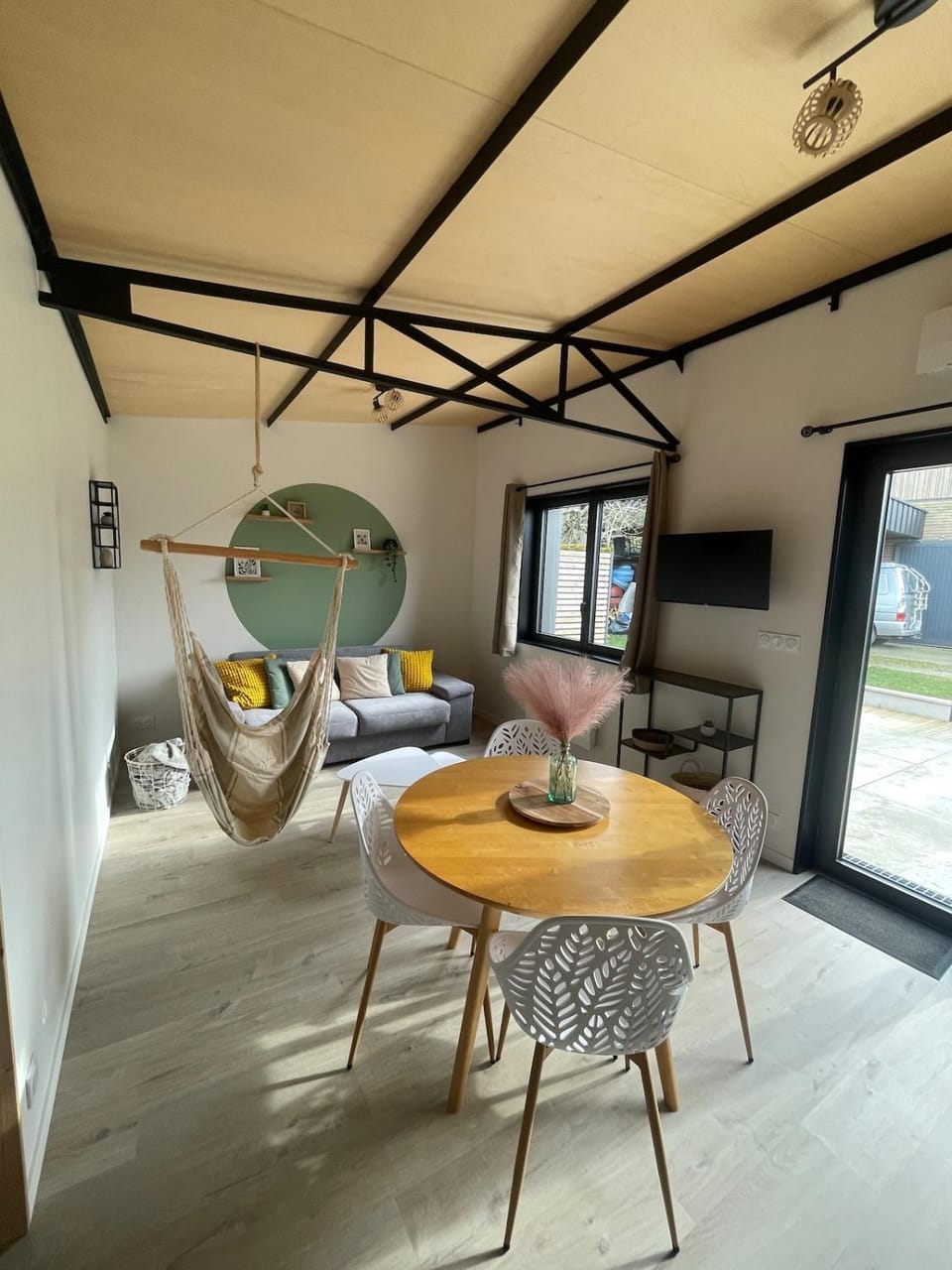 Living room, Dining area