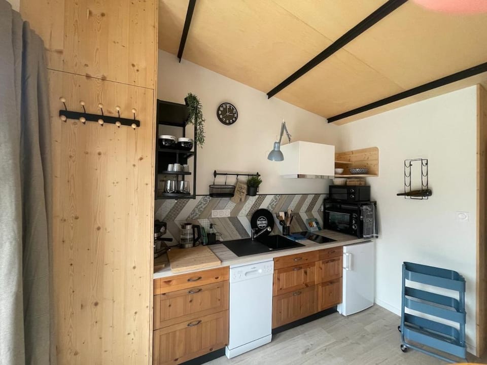 Coffee/tea facilities, Kitchen or kitchenette