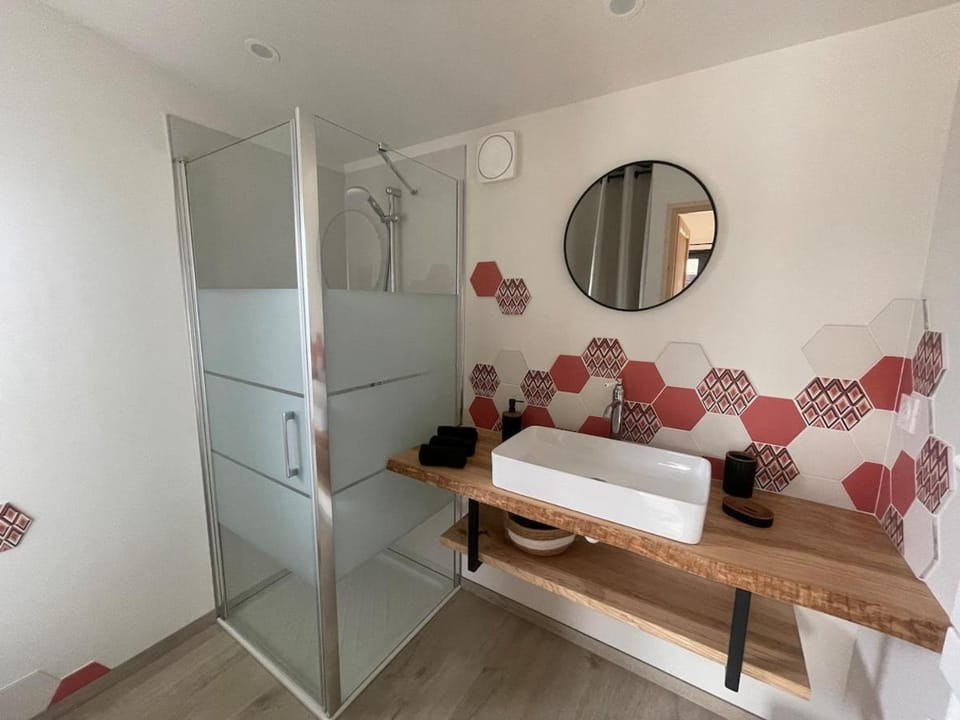 Bathroom, towels