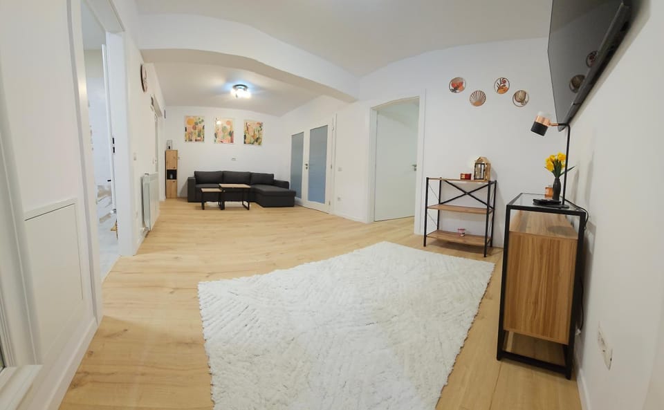 TV and multimedia, Living room, Photo of the whole room