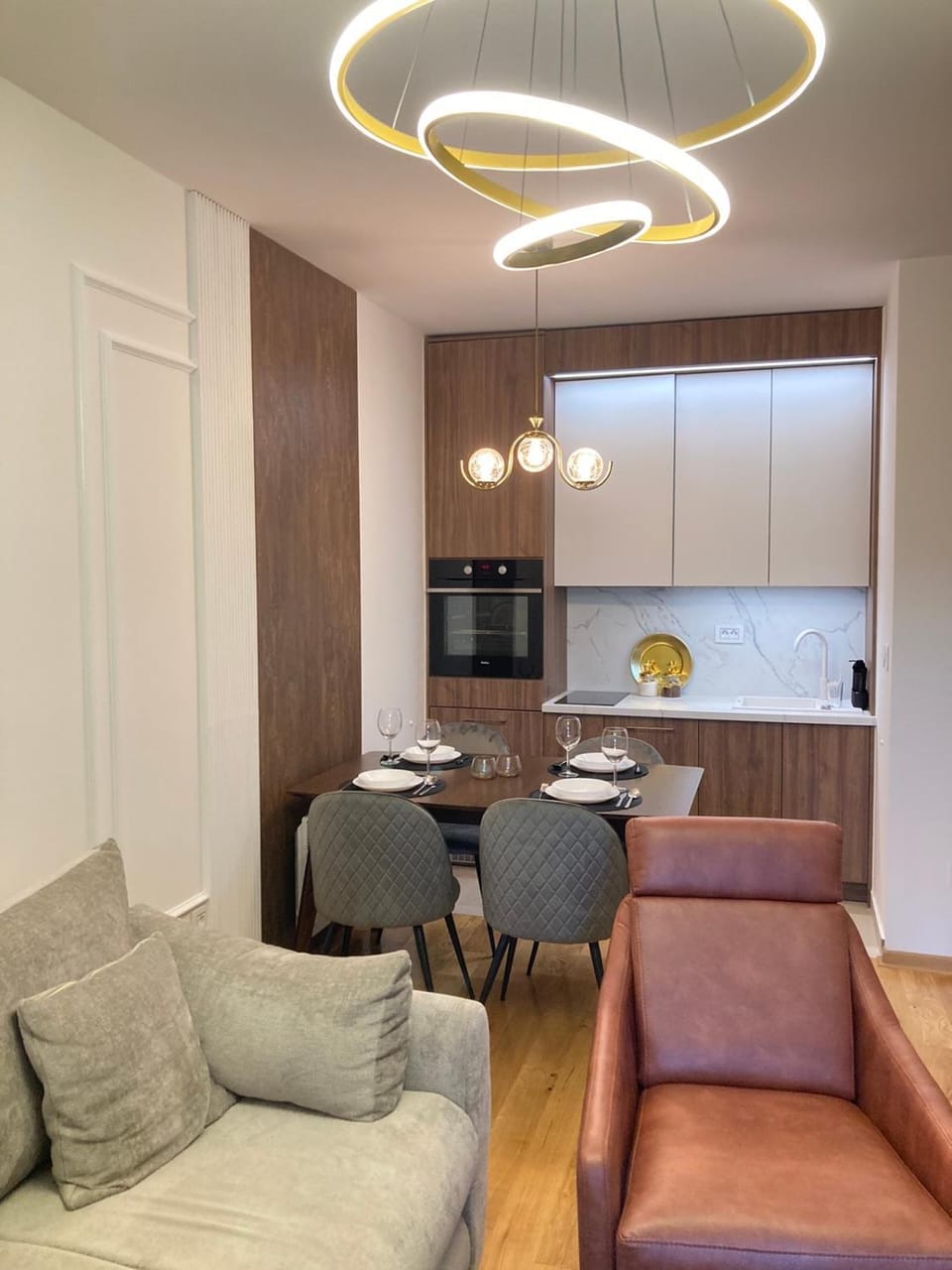 Coffee/tea facilities, Kitchen or kitchenette, Living room, Dining area