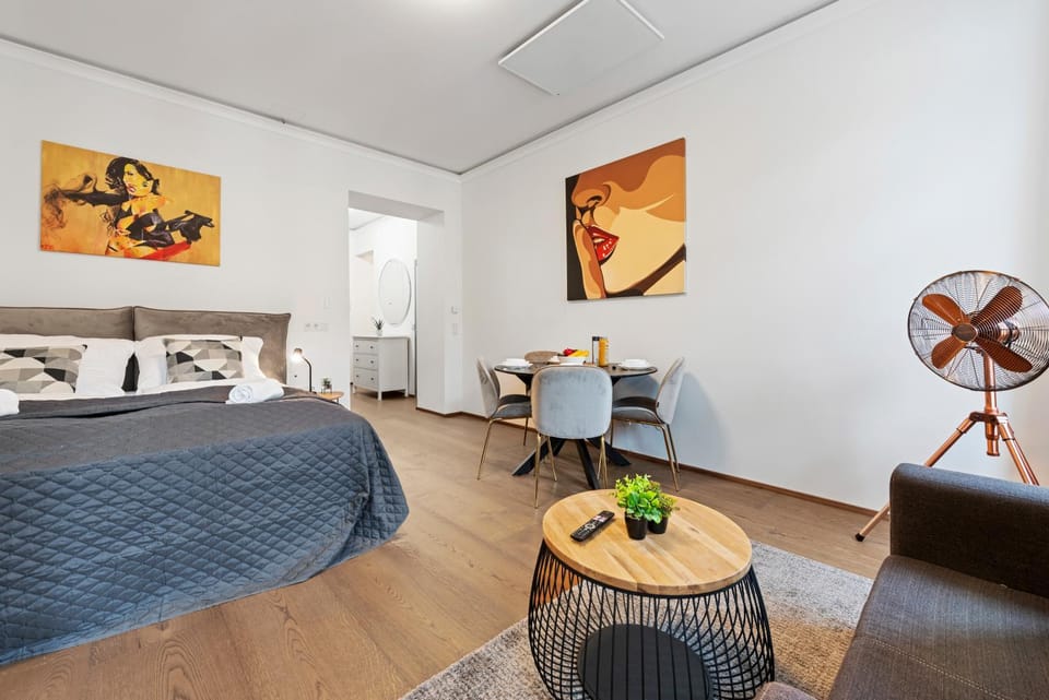 Bed, Seating area, Dining area, Bedroom
