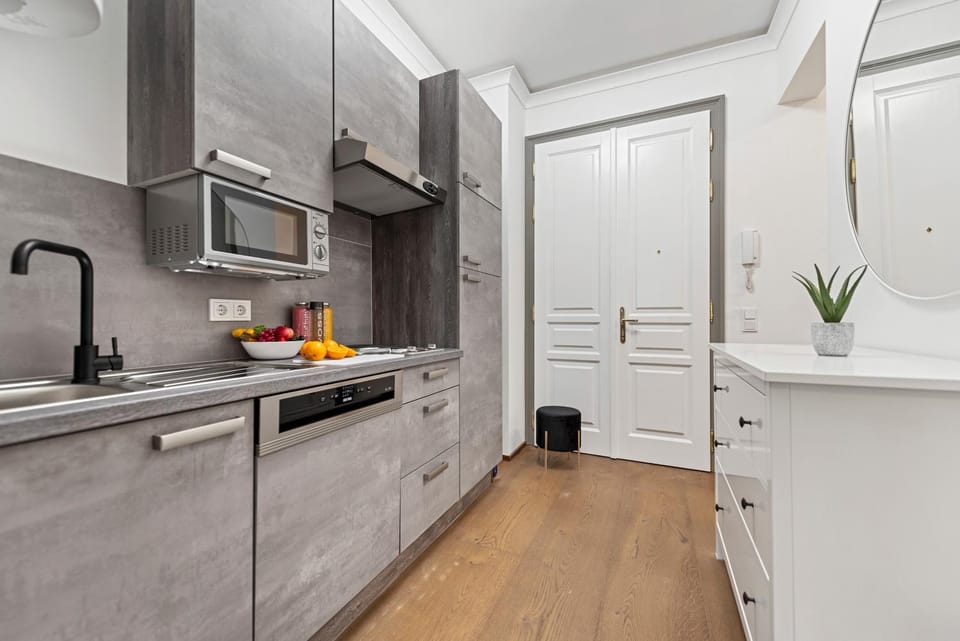 microwave, oven, stove, kitchen