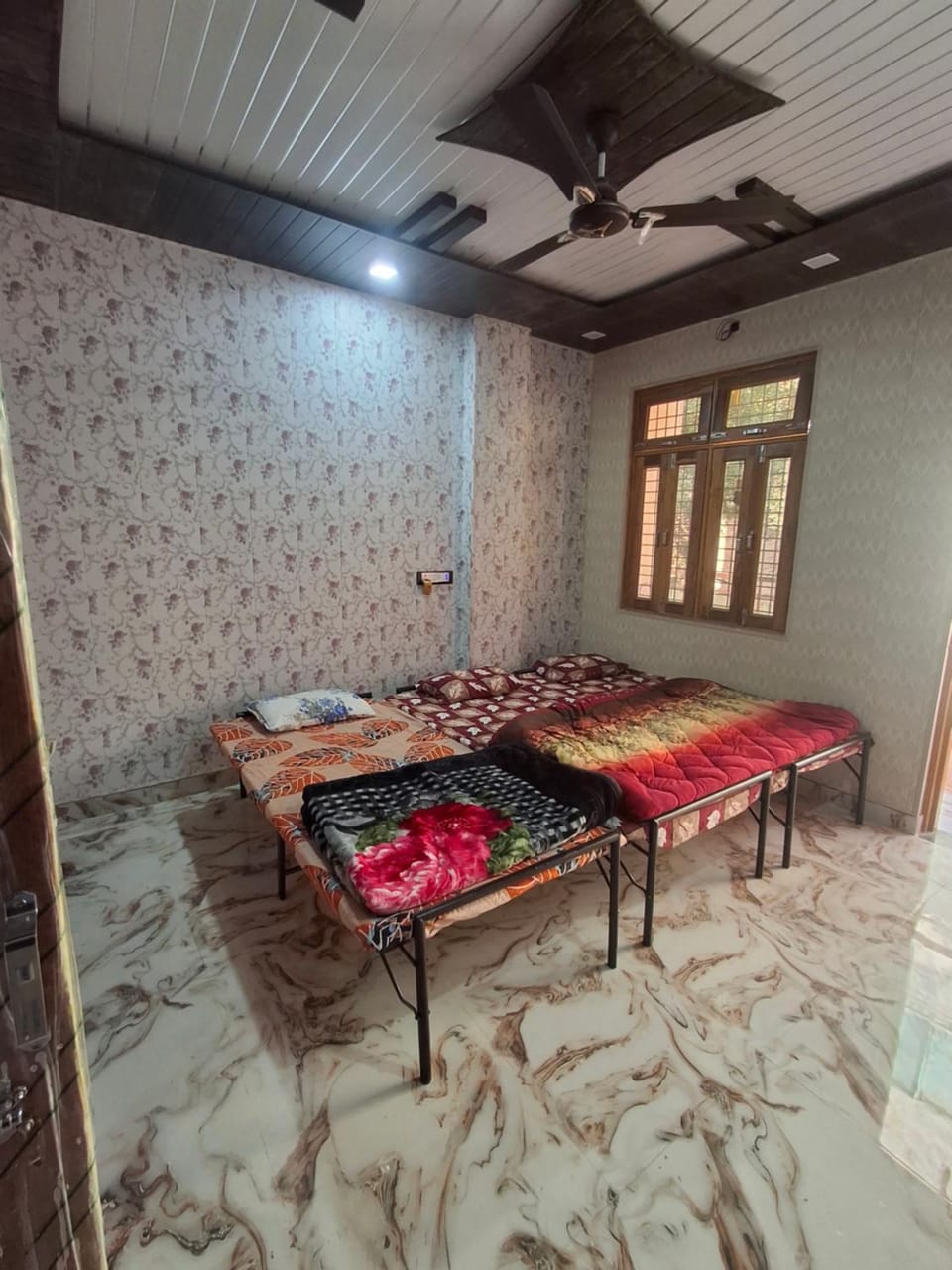 KumbhaLivingg Apartment in Uttar Pradesh