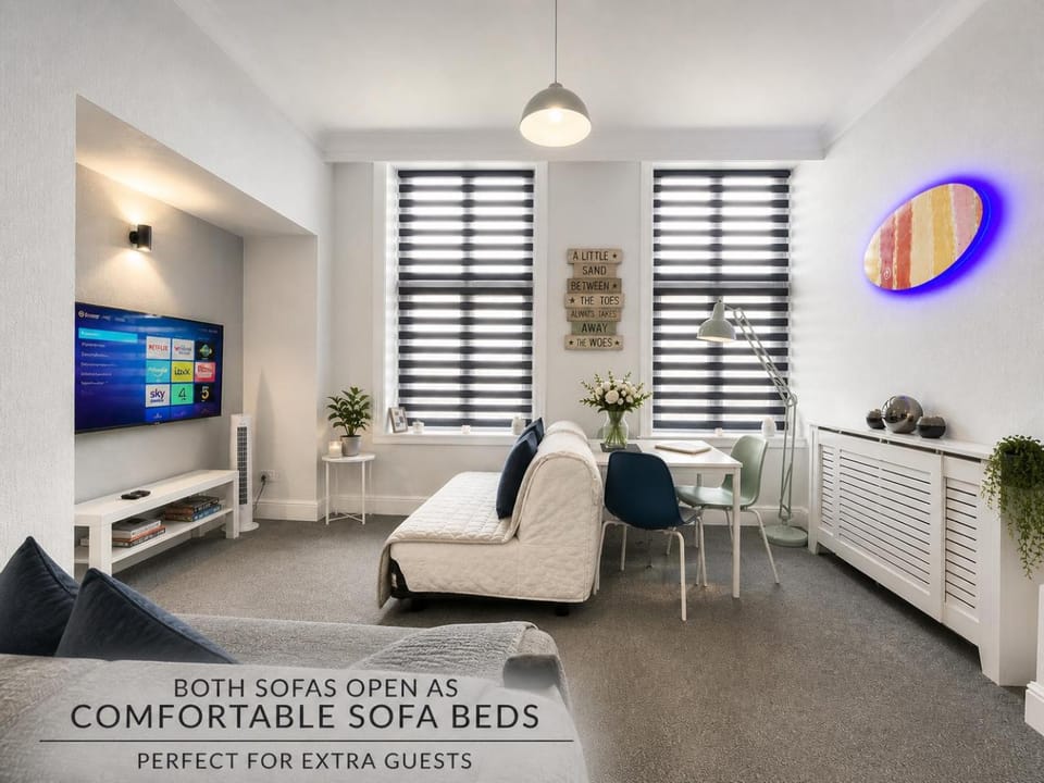 TV and multimedia, Living room, Lounge or bar, Seating area