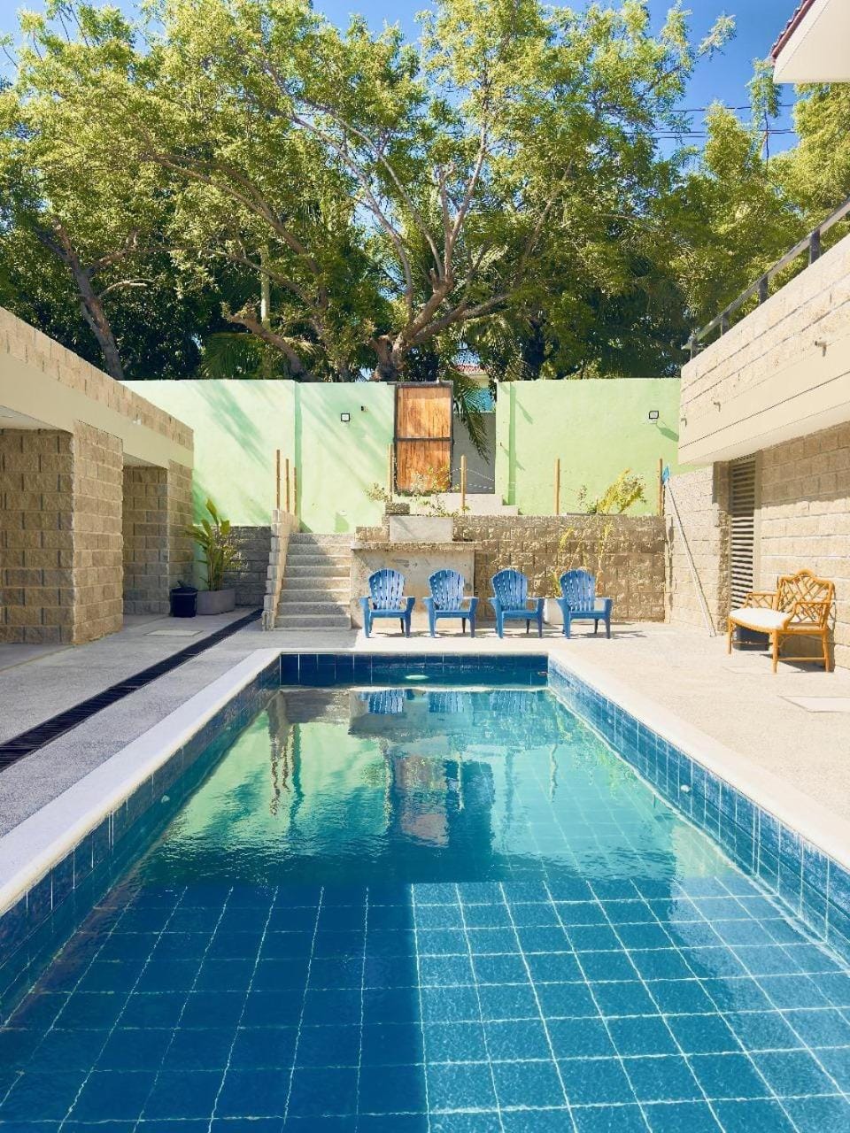 Swimming pool