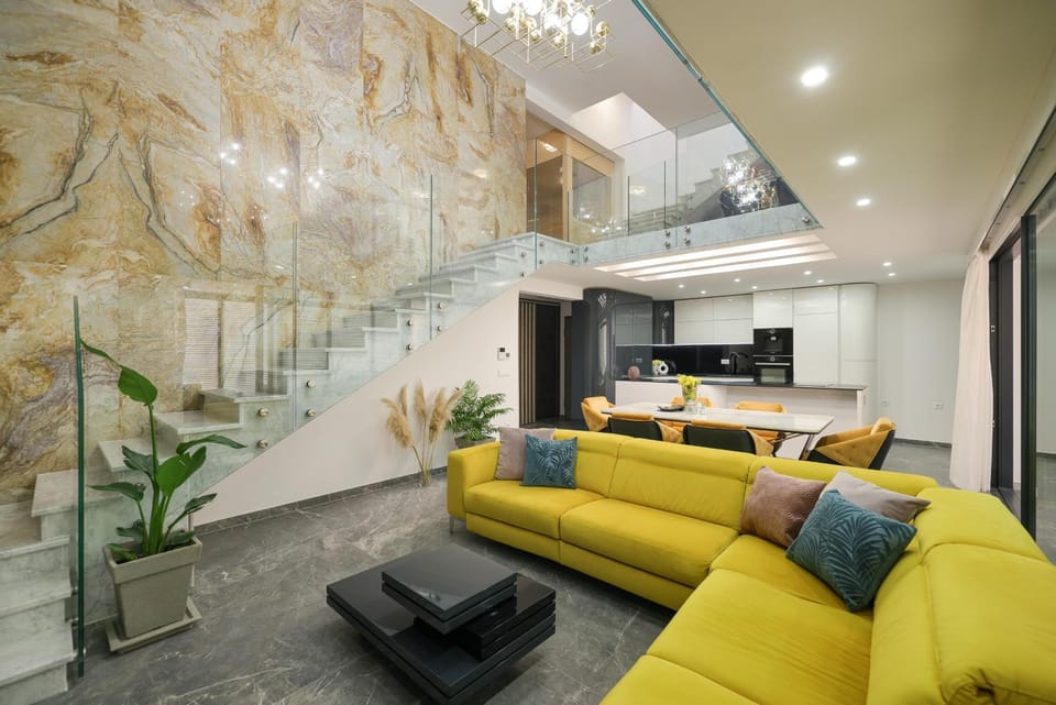 Kitchen or kitchenette, Seating area