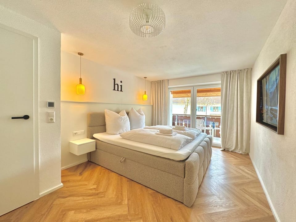Bed, TV and multimedia, Photo of the whole room, Bedroom, wardrobe