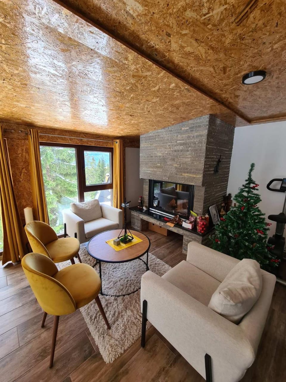 Living room, Seating area