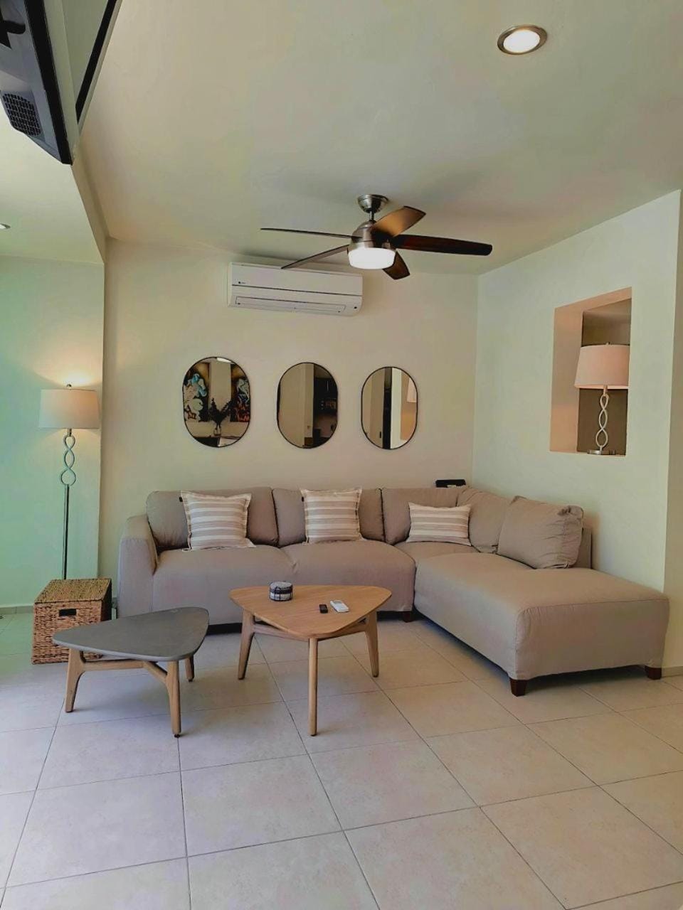 Living room, Seating area, air conditioner