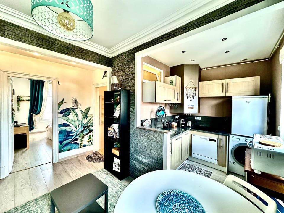 Kitchen or kitchenette, Living room, Seating area, dishwasher, washing machine