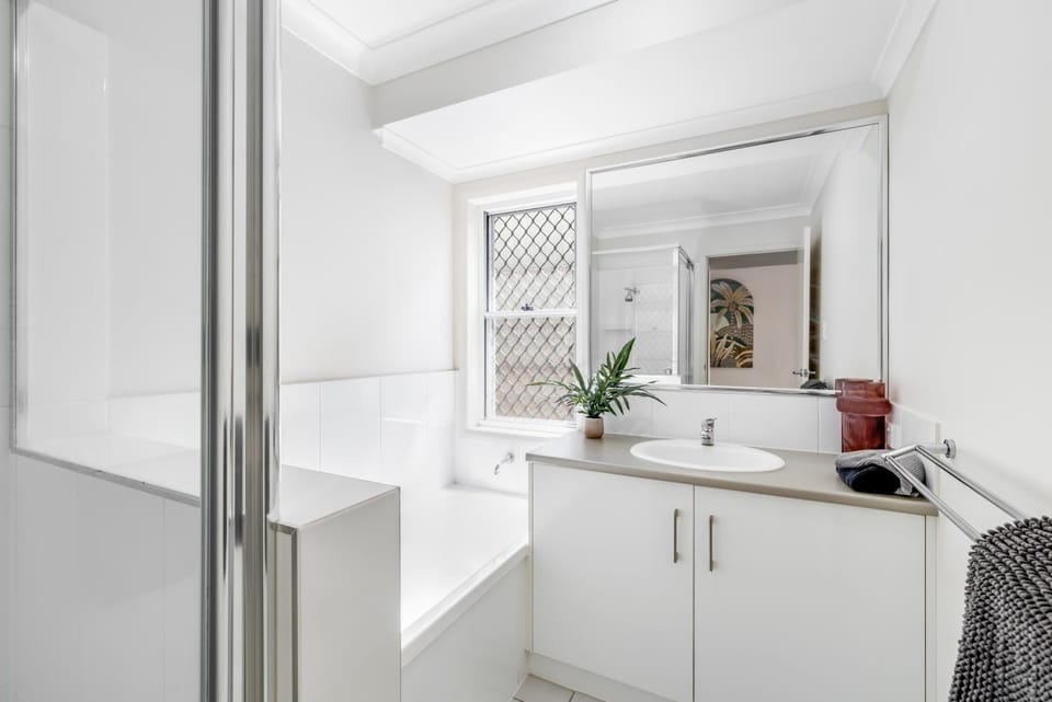 Contemporary Chic on CBD Fringe! Apartment in Toowoomba