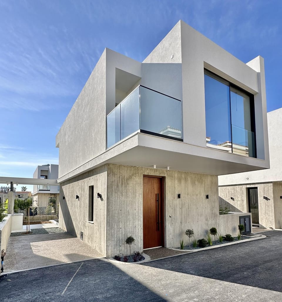 Property building, Day