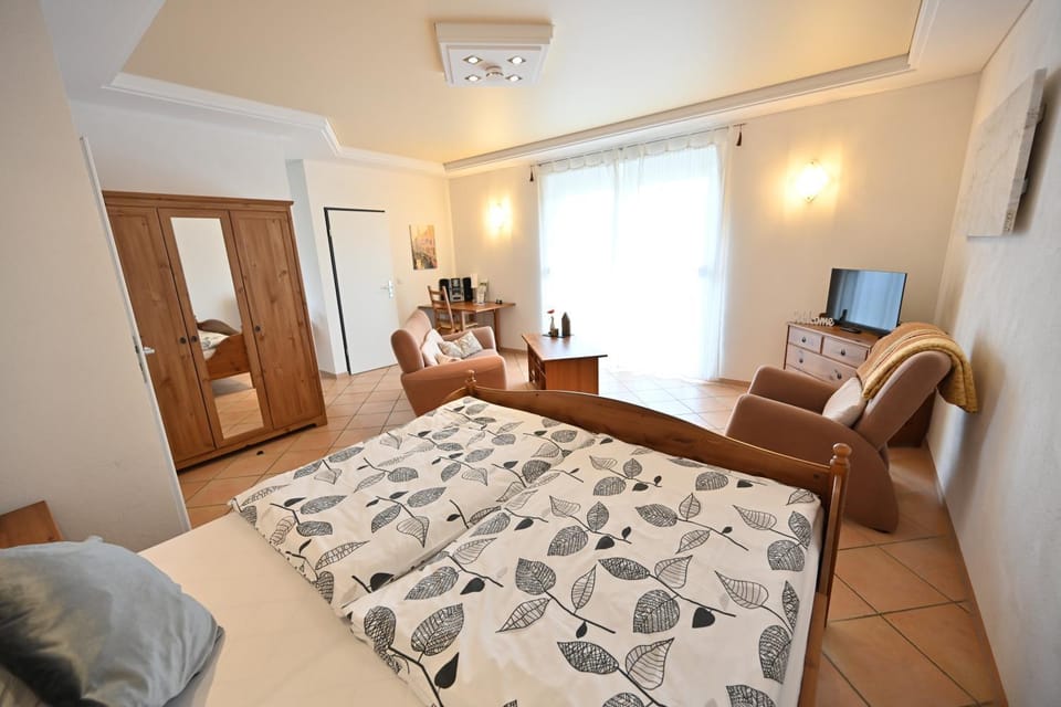 Seating area, Bedroom