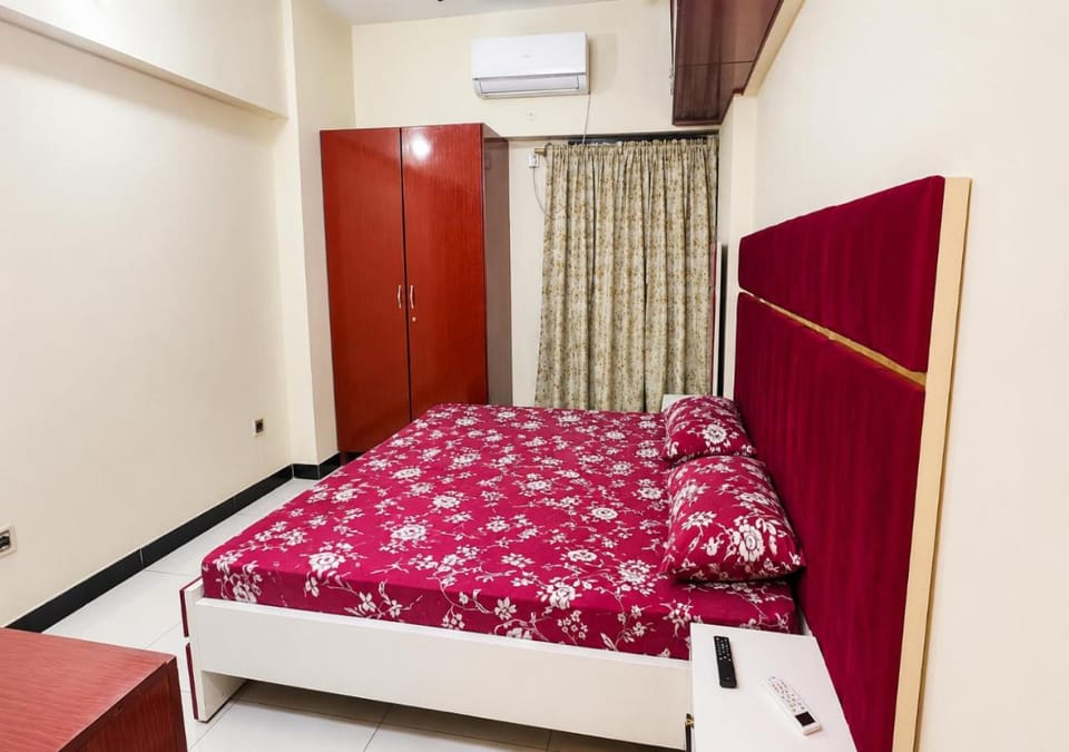Bed, Photo of the whole room, Bedroom, air conditioner