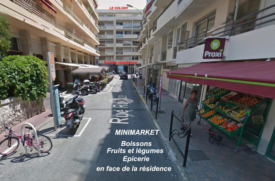 Supermarket/grocery shop
