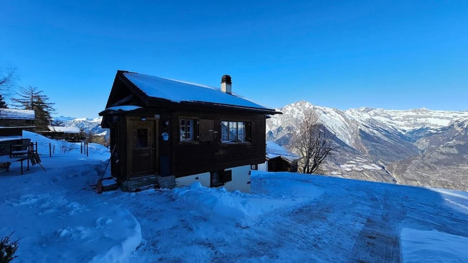 Mayen La Grangette, bulle d'évasion Chalet in Riddes