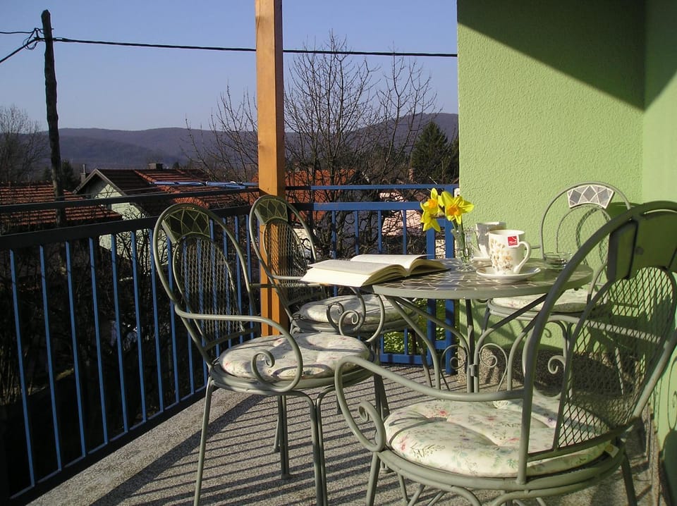 Day, Natural landscape, View (from property/room), Balcony/Terrace, Mountain view